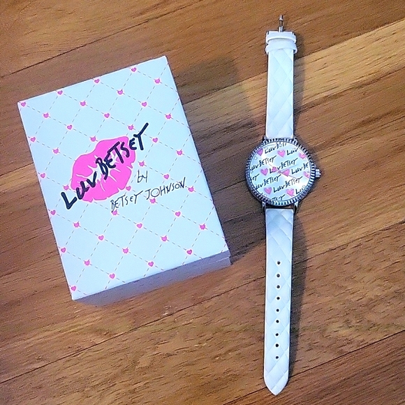 Luv Betsey - ✨New ✨ By Betsey Johnson Women's watch - Picture 3 of 5